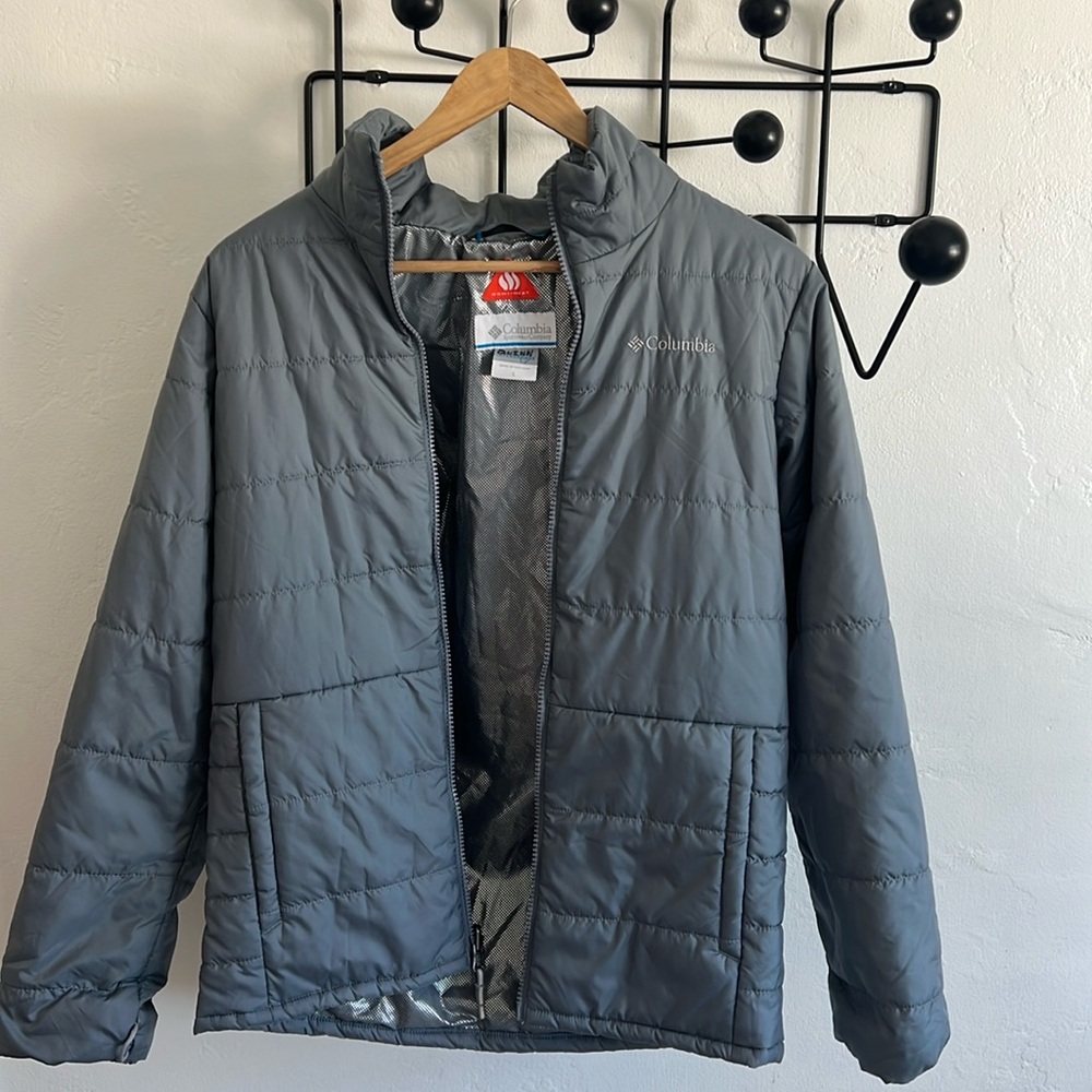 Columbia grey puffy jacket size large.